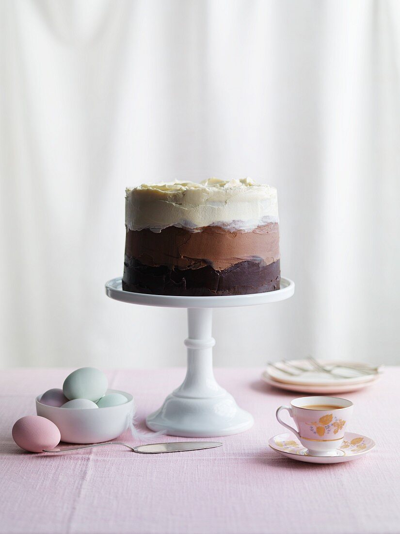Chocolate ombre cake (Easter)