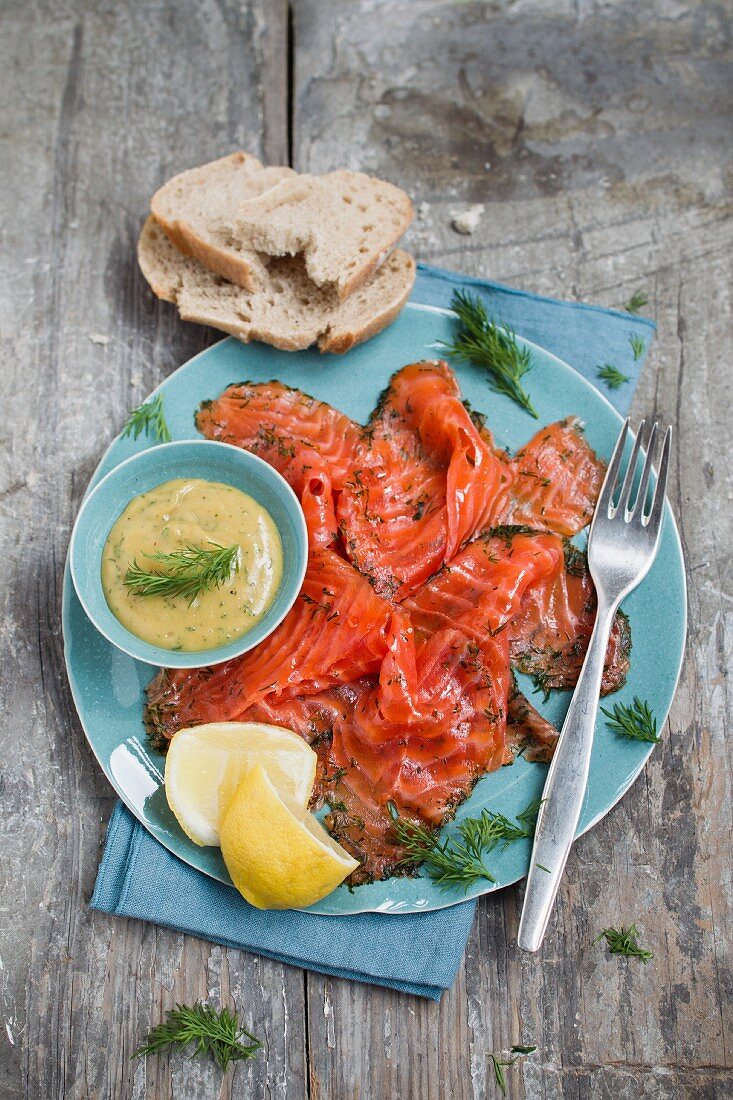 Gravlax with dill and mustard sauce