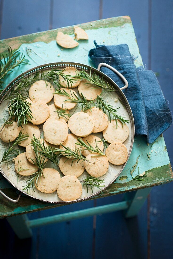 Sablés (round, French shortbread biscuits) with rosemary