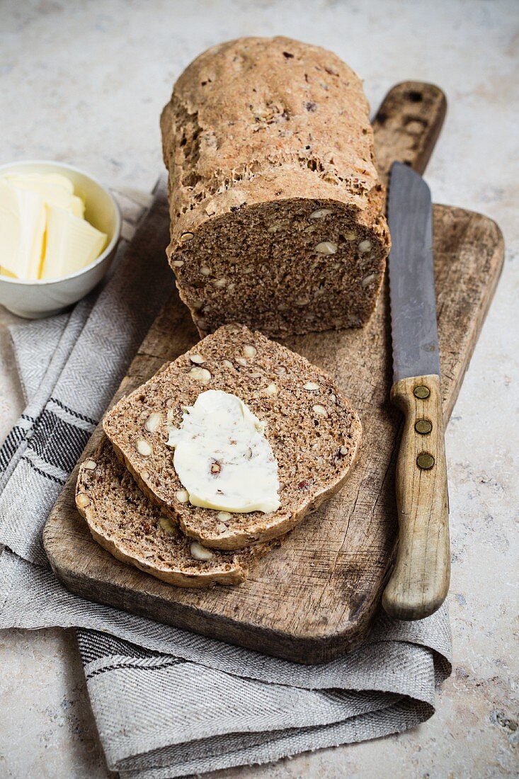Hazelnut and wholegrain bread with butter