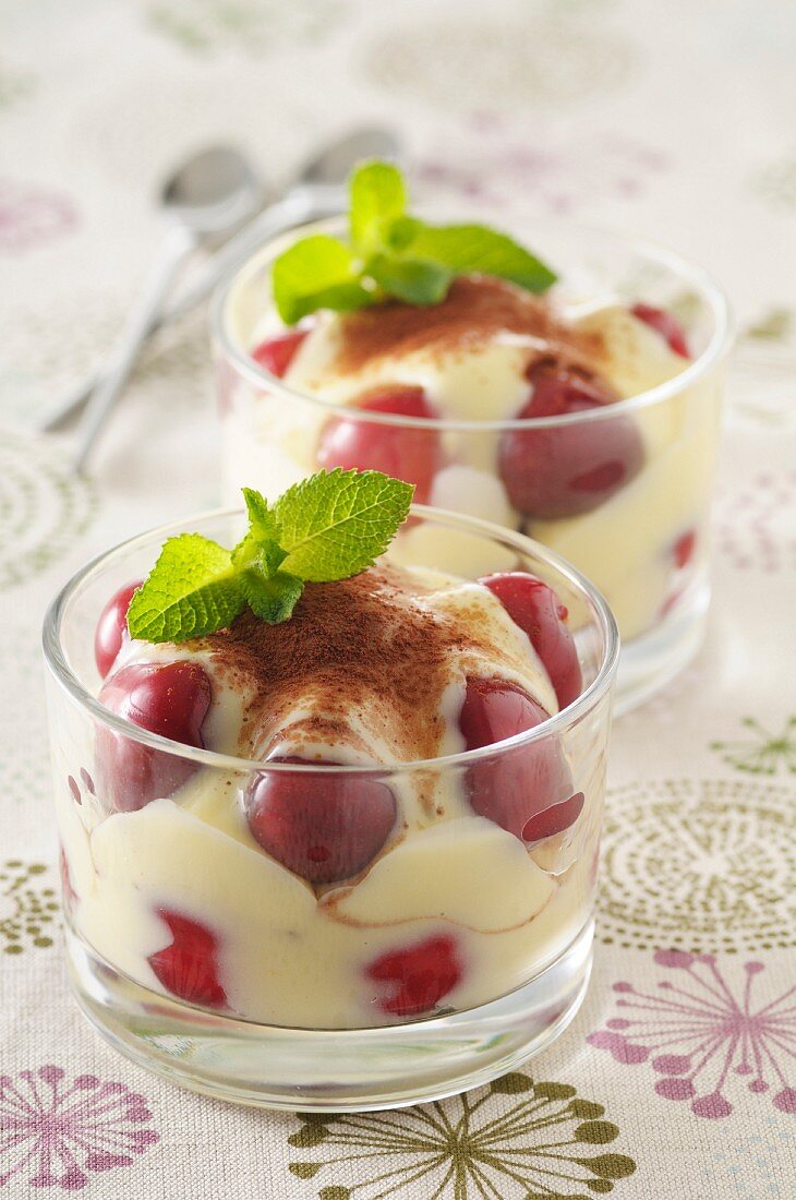 Kirsch-Tiramisu mit Zimt