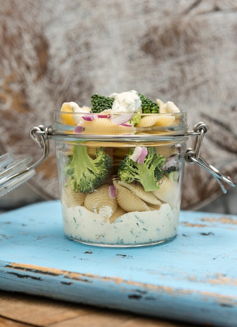 Pasta with vegan ricotta and broccoli in a jar