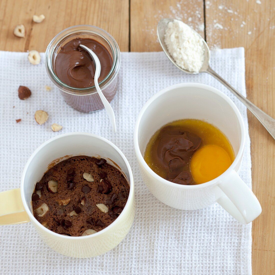 Schokoladen-Haselnuss-Tassenkuchen