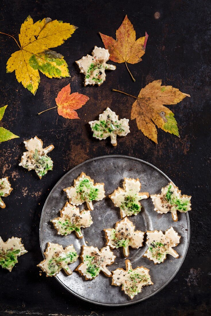 Autumnal maple biscuits with maple syrup