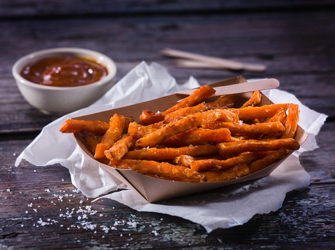 Sweet potatoes fries with barbecue sauce