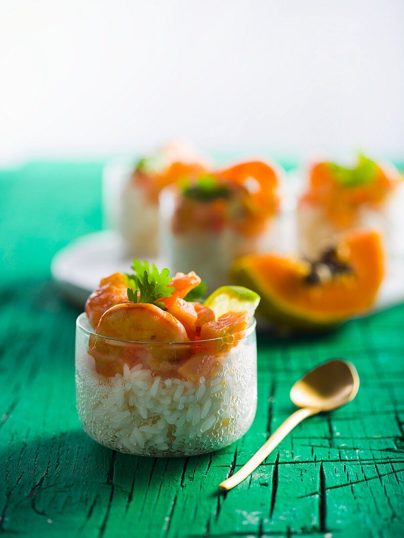 Rice with shrimp and papaya