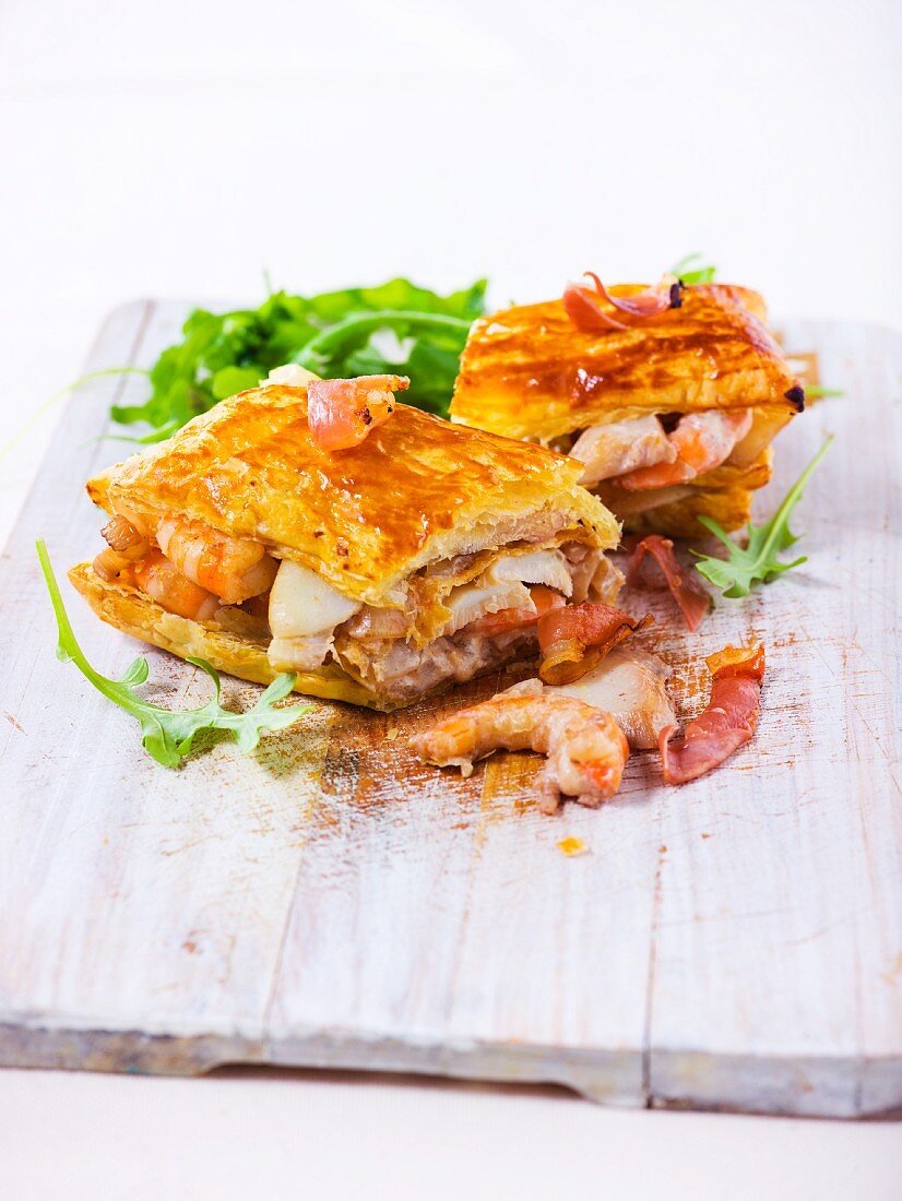 Spicy puff pastry filled with shrimps