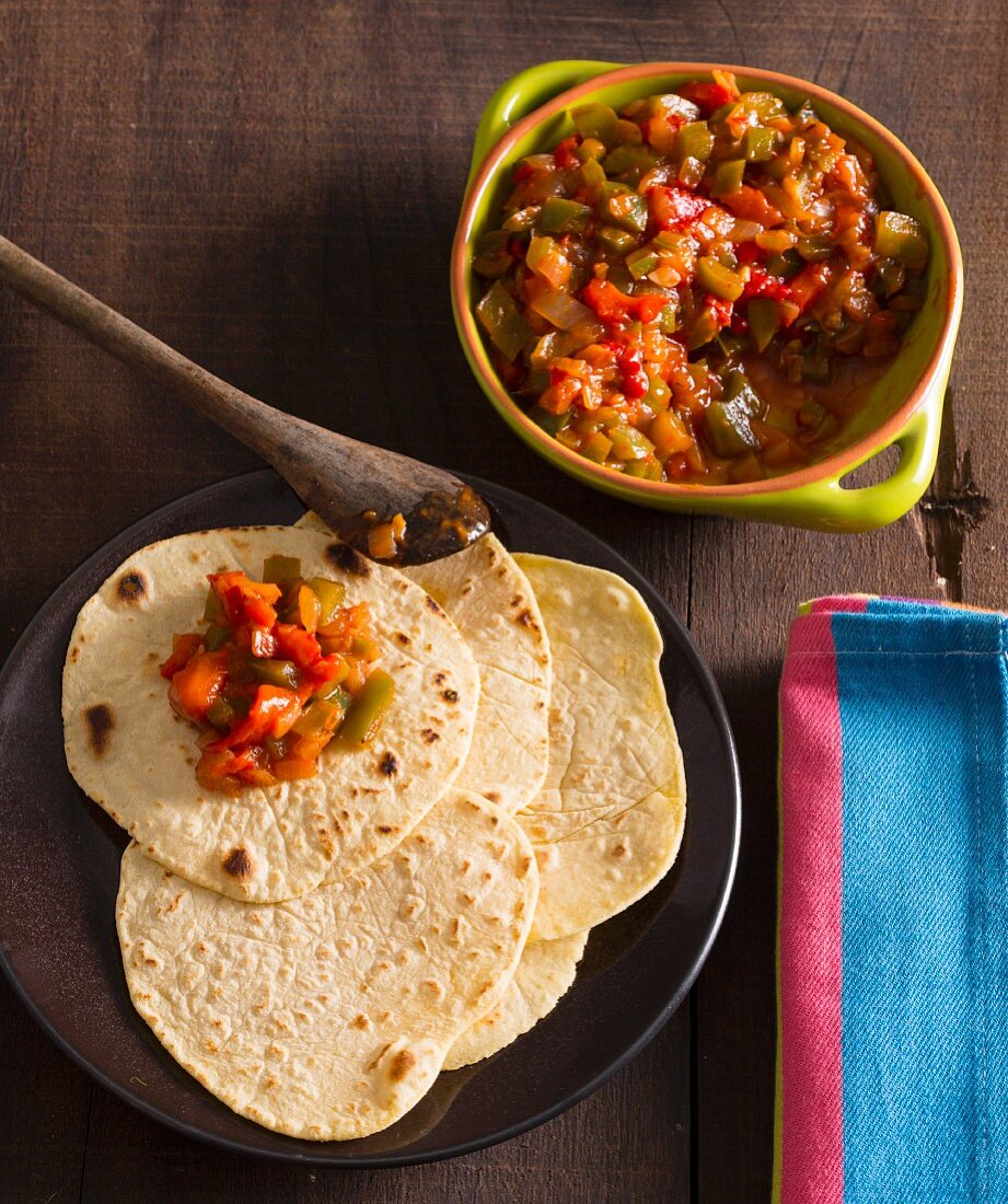 Tex-Mex tortillas with pepper and tomato salsa