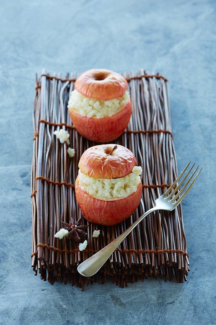 Baked apples filled with rice pudding