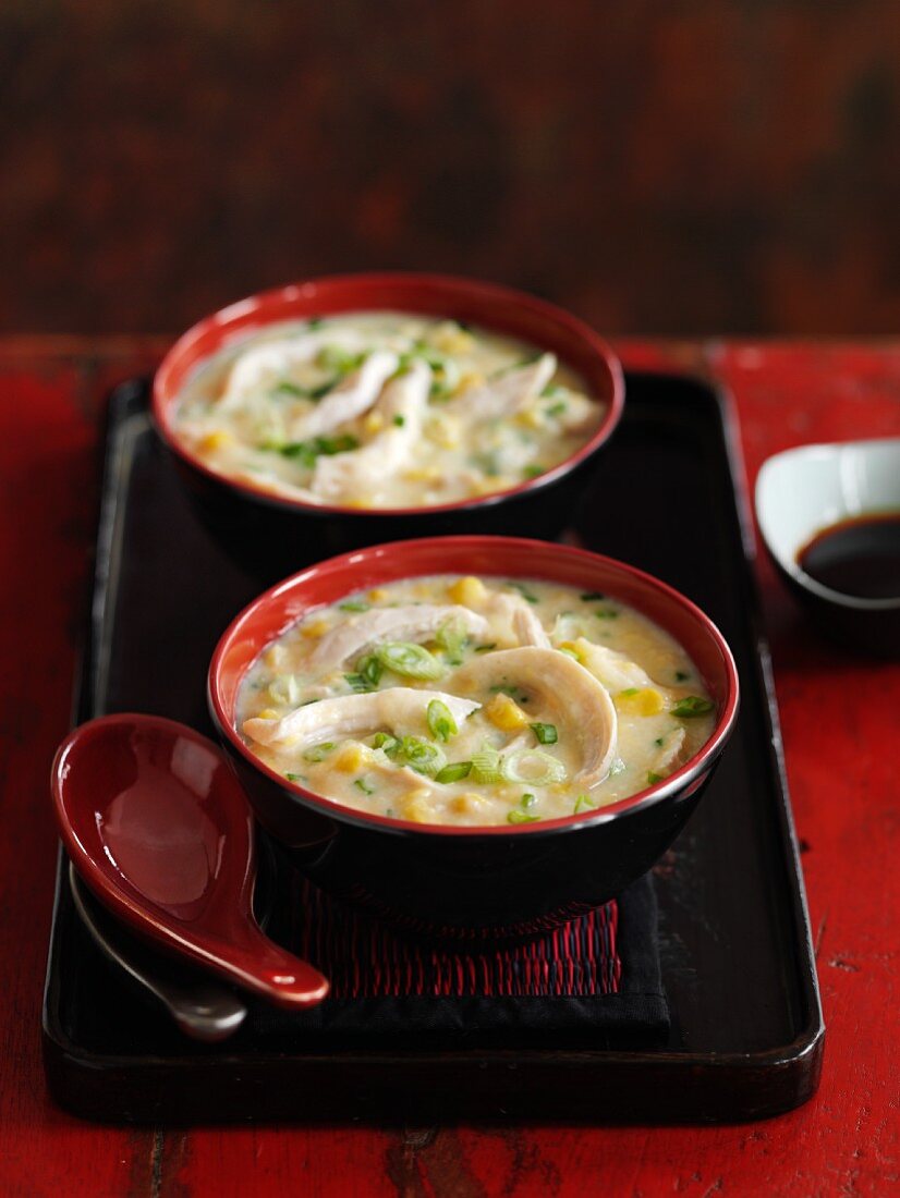 Creamy corn soup with chicken (Asia)