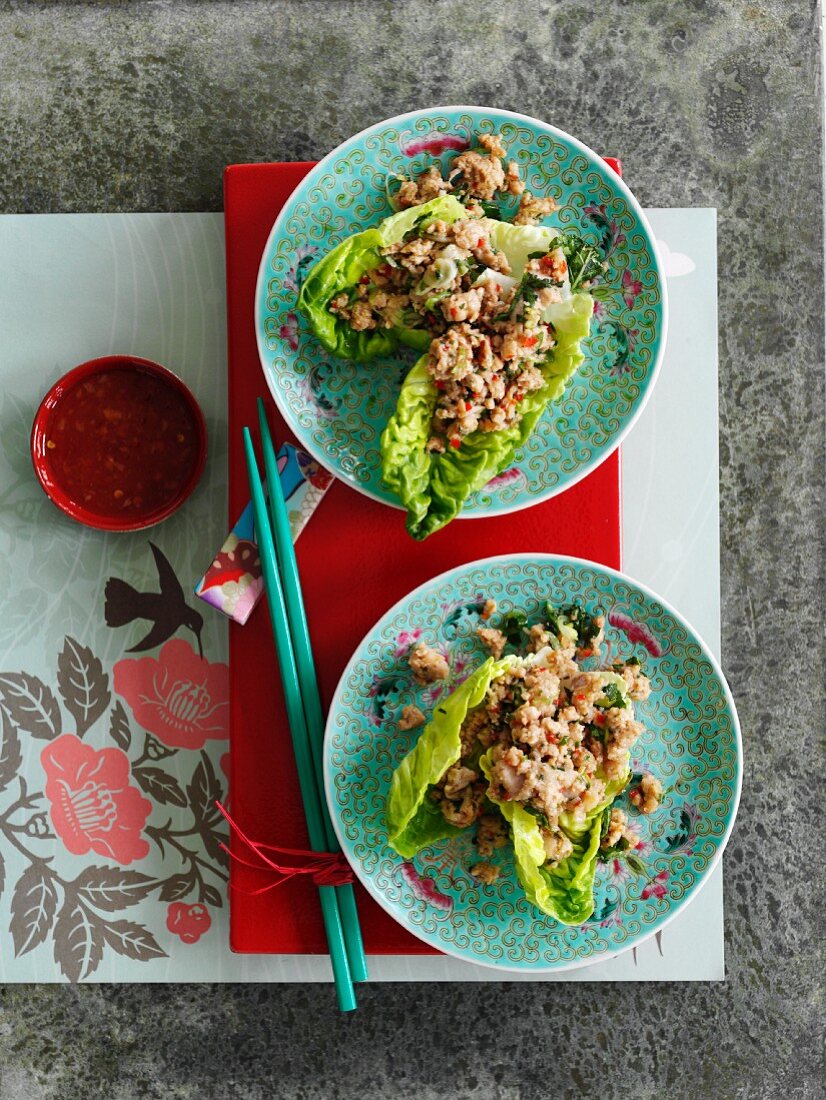Salat-Wraps mit Huhn (China)