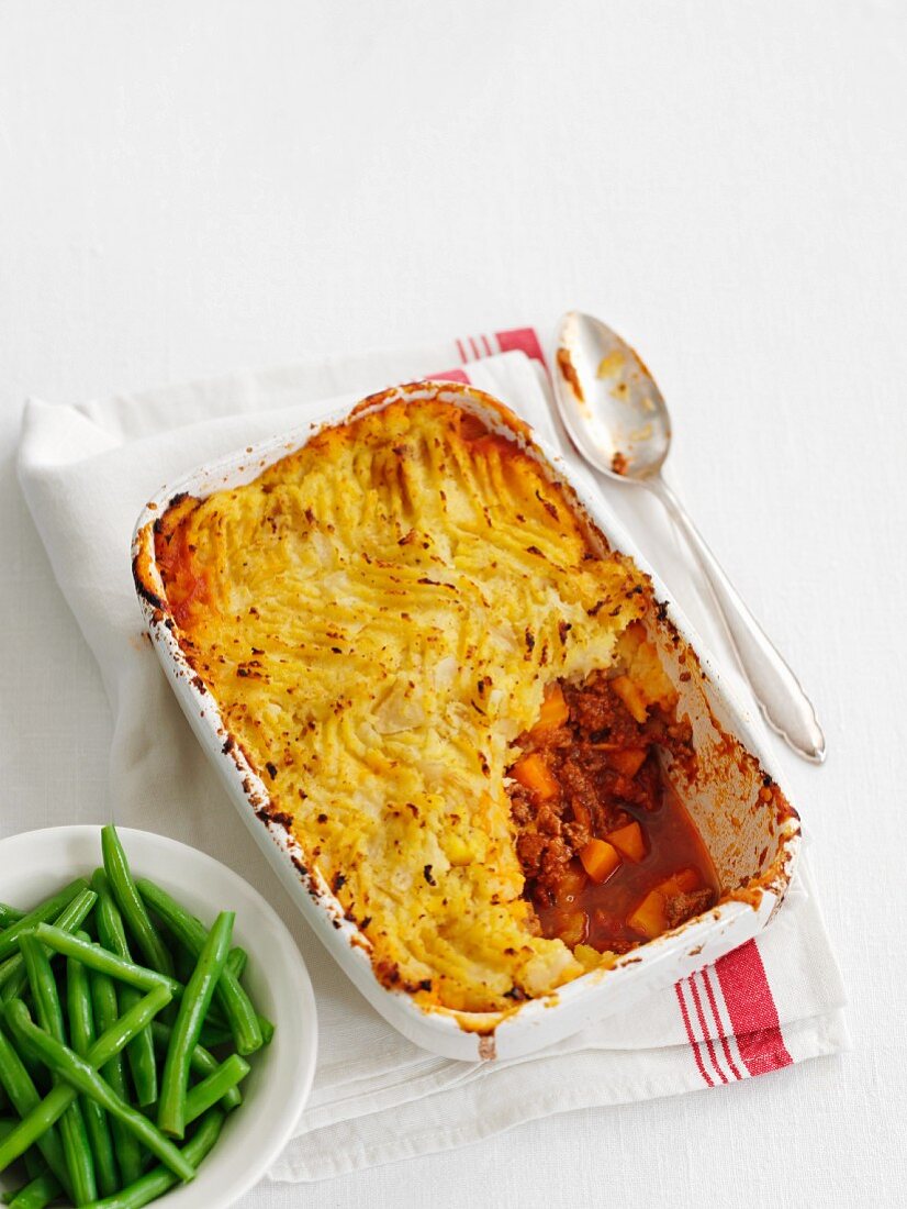 Cottage pie (ground beef with mashed potato, England)