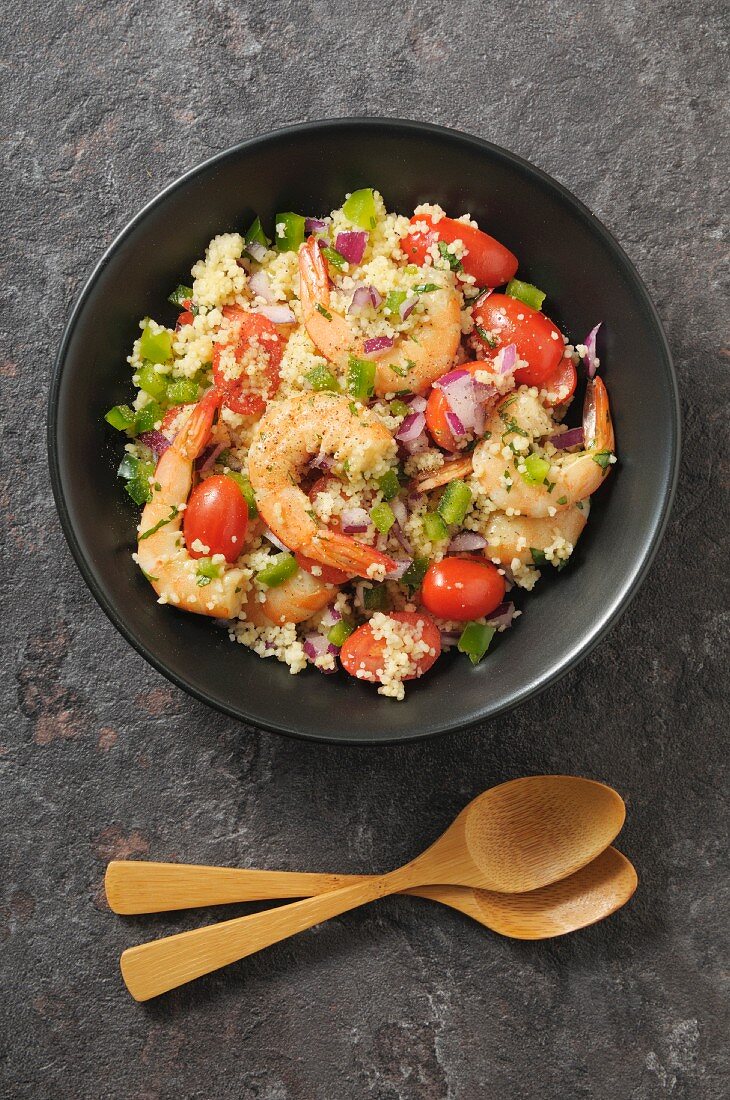Couscous with shrimp and tomatoes