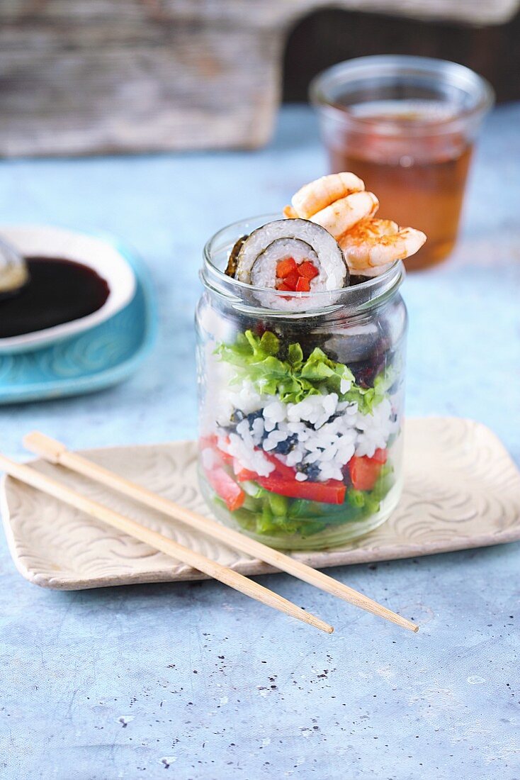 Sushi salad with shrimps in a glass (Japan)