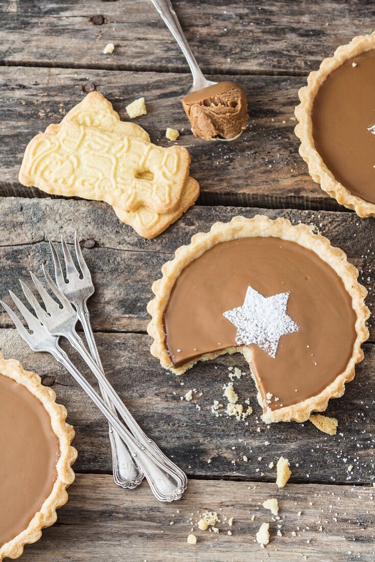 Small tarts with speculoos cream (Christmas)