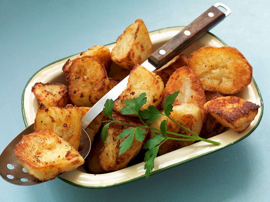 Roasted potatoes with parsley