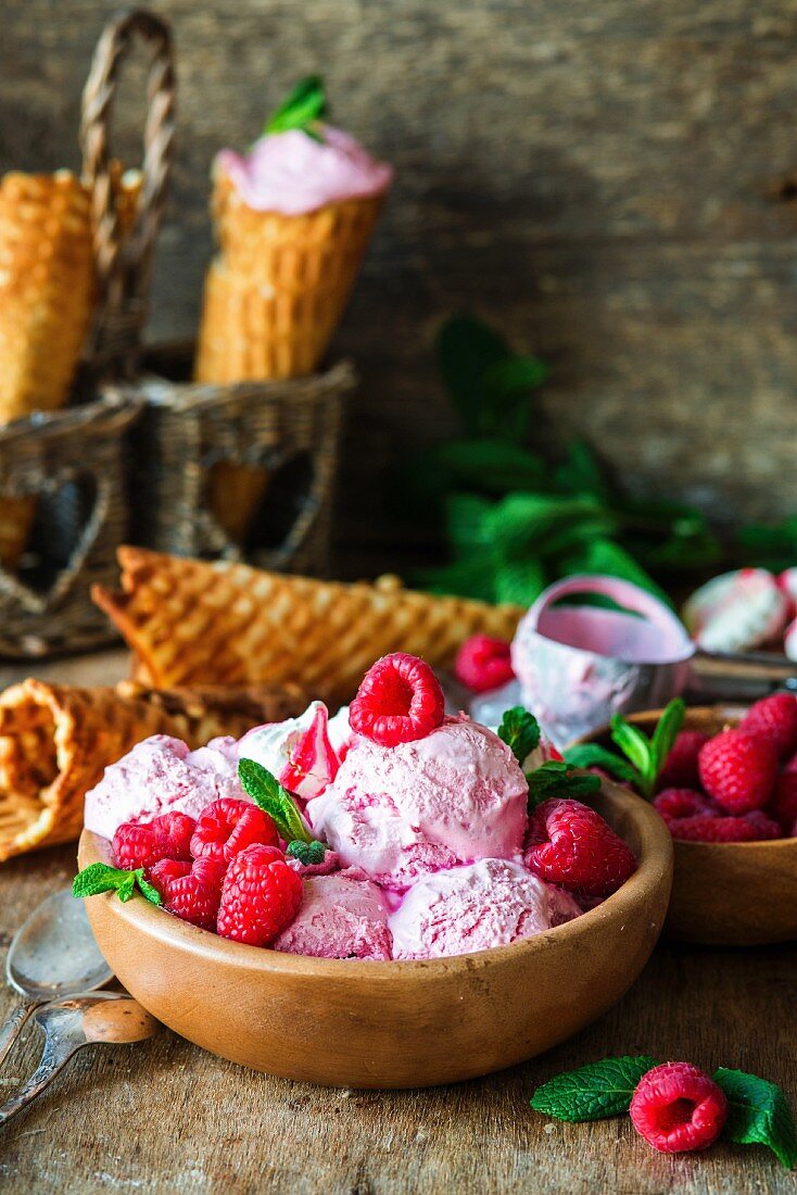 Raspberry ice cream