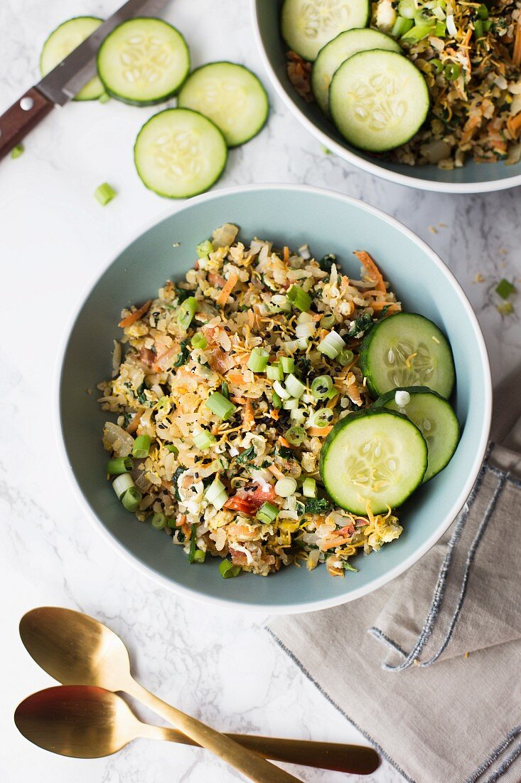 Poha mit Eiern und Gemüse (Indien)