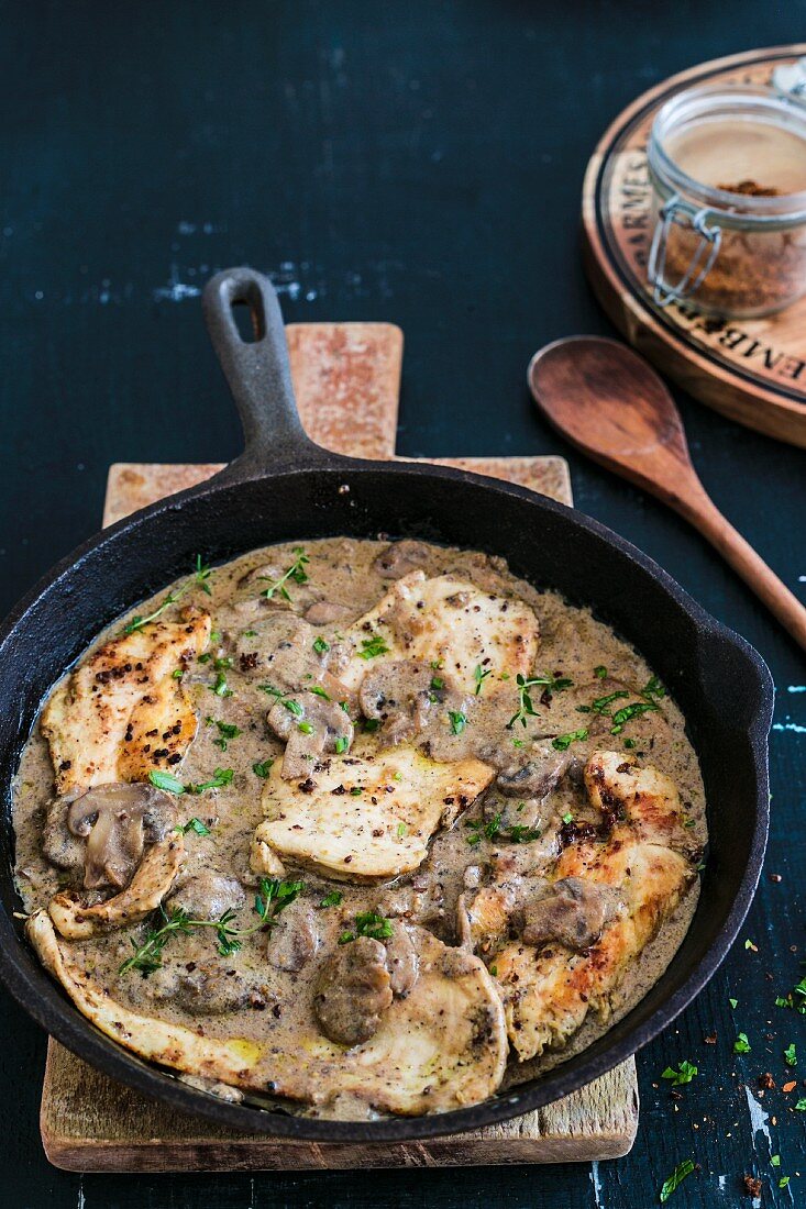 Chicken in creamy mushroom sauce