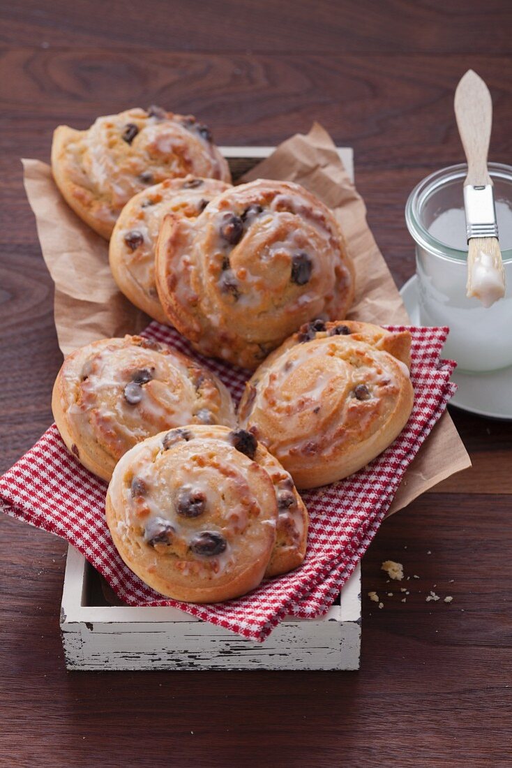 Raisin and marzipan wheels