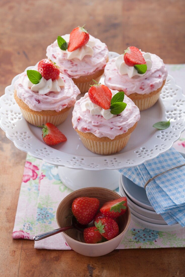 Cupcakes with strawberry mascarpone cream