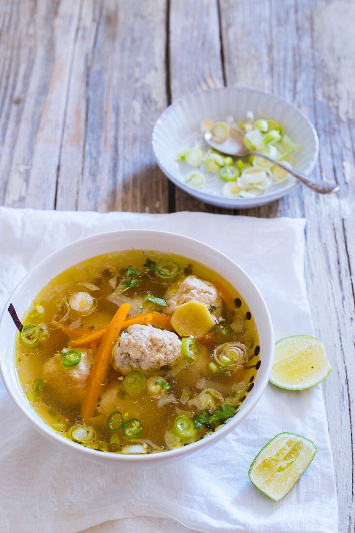 Meatball soup with vegetables (Thailand)