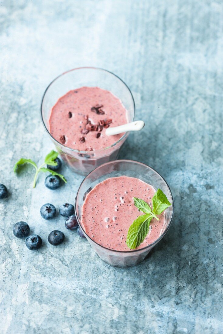 Blueberry and vanilla smoothie with lupin shake powder