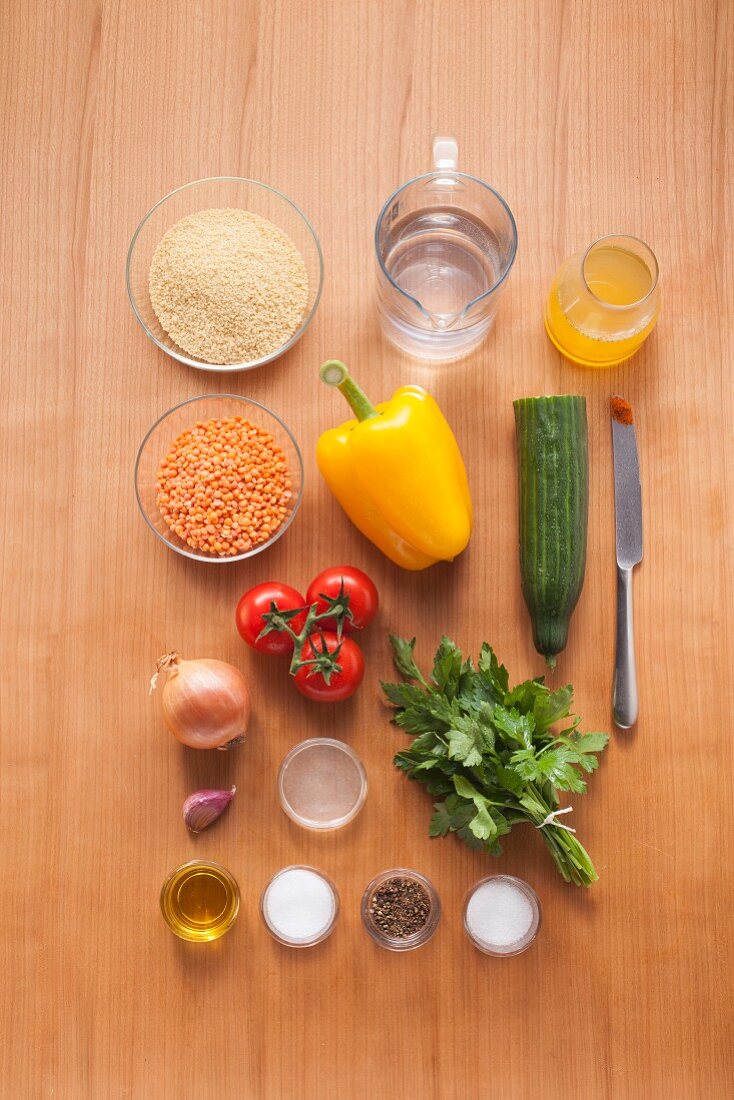 Zutaten für veganen Couscous-Linsen-Salat