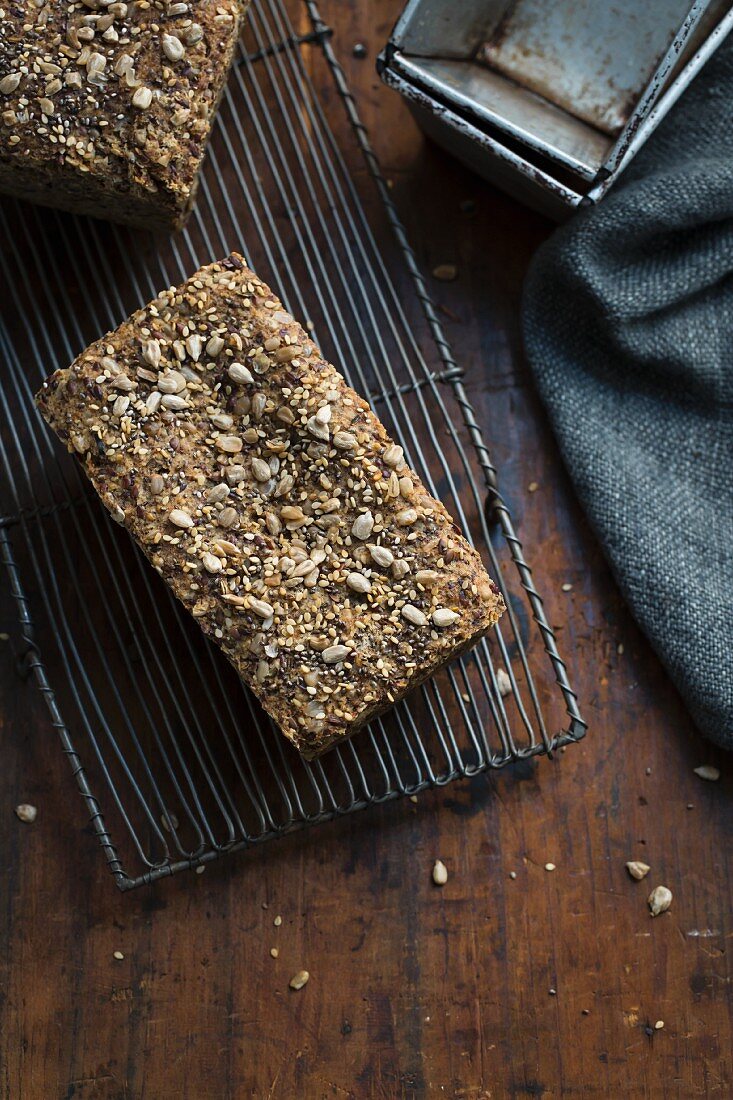 Superfood chia bread with seeds, grains and flakes (low carb)