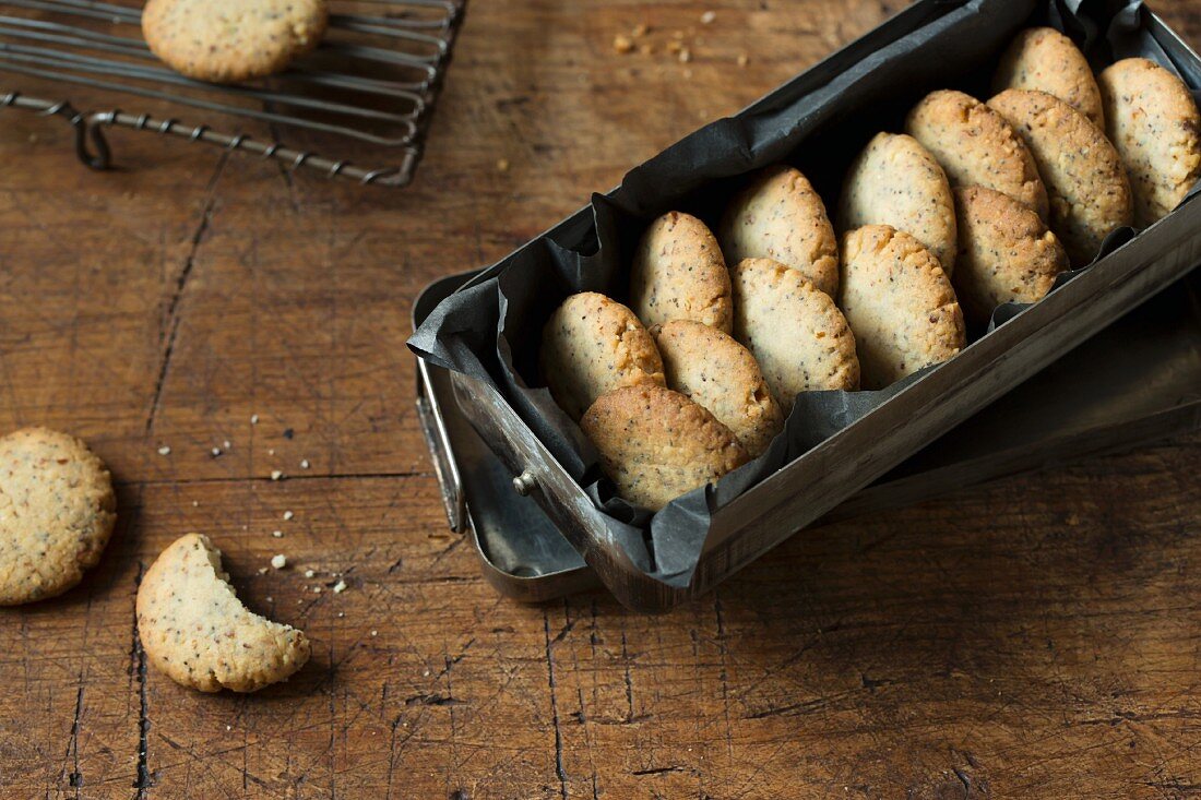 Lemon and poppy seeds cookies (low carb)