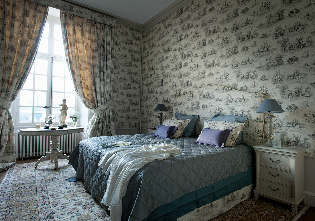 Bedroom in antique French style