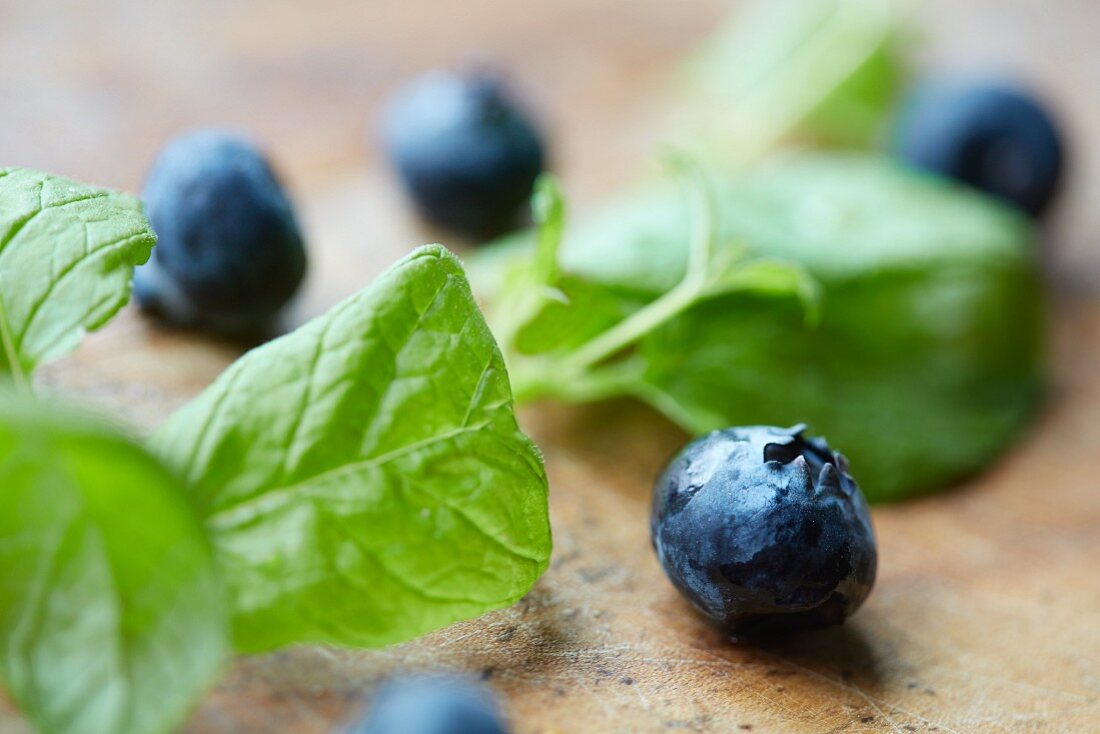 Blueberries and mint (close up)