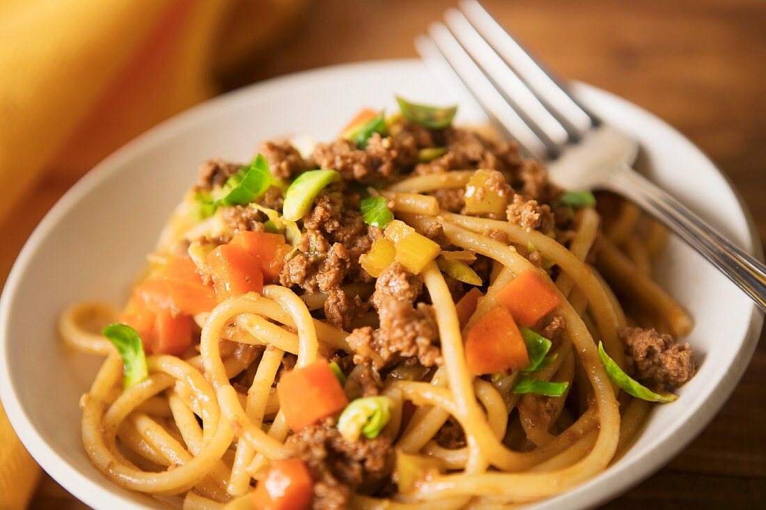Bucatini mit Bolognese Sauce