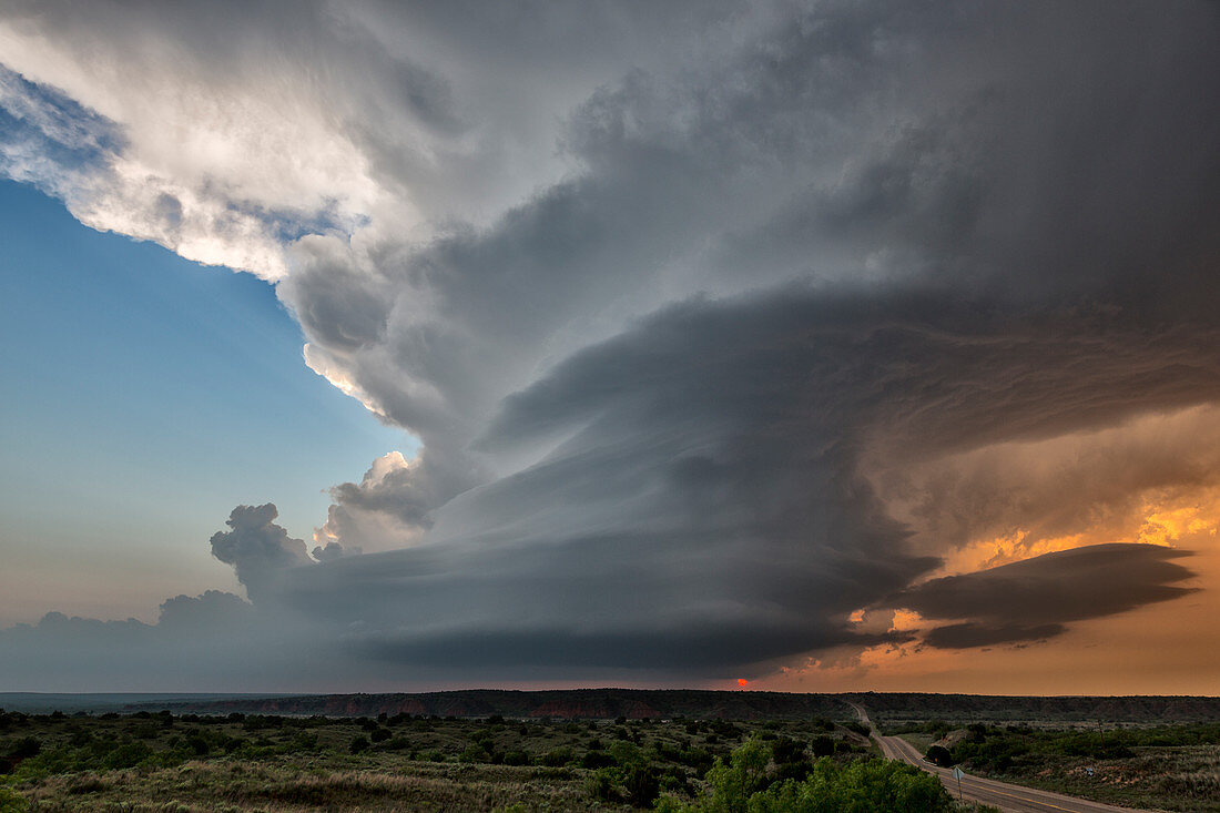 Supercell thunderstorm, Texas, USA