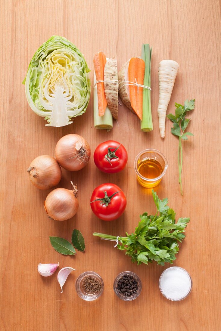 Zutaten für vegane Gemüsebrühe