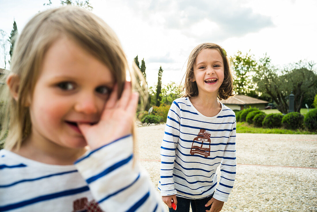 3 and 5-year-old sisters