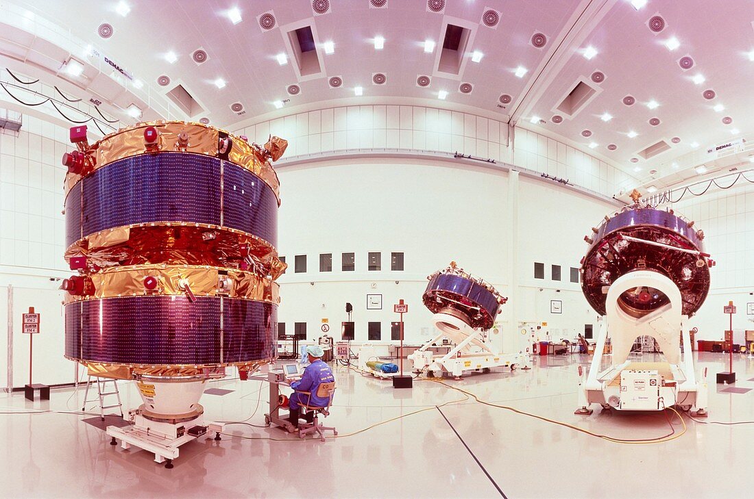 Cluster satellites in test facility, Munich