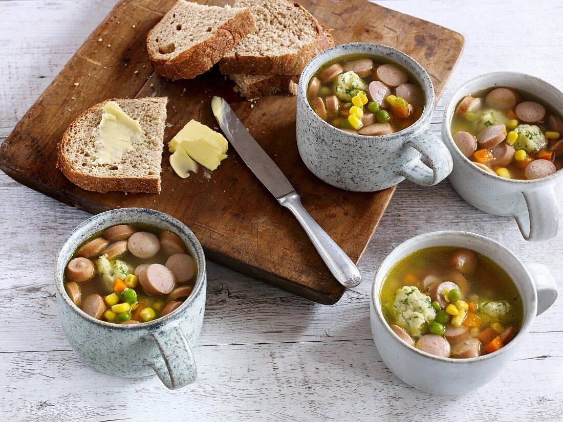 Quick and easy vegetable soup with semolina dumplings and sausage
