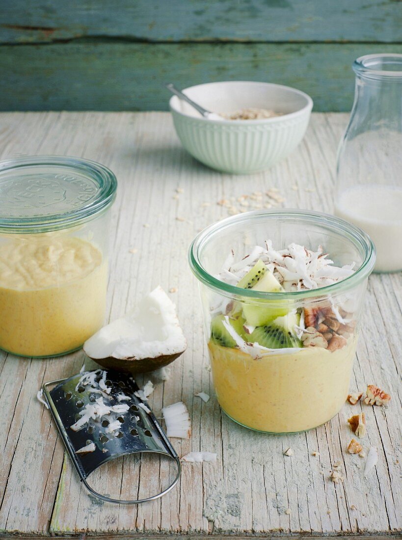 Overnight oats with coconut and mango