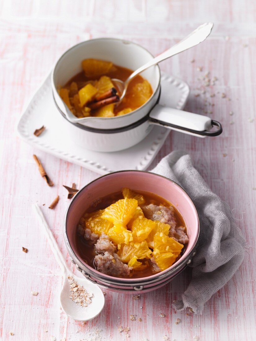 Buchweizen-Porridge mit Orangenkompott (Sirtfood)