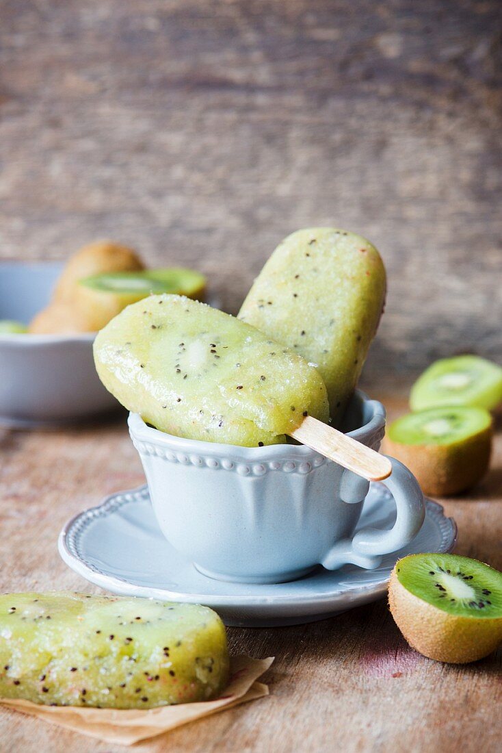 Kiwi ice lollies