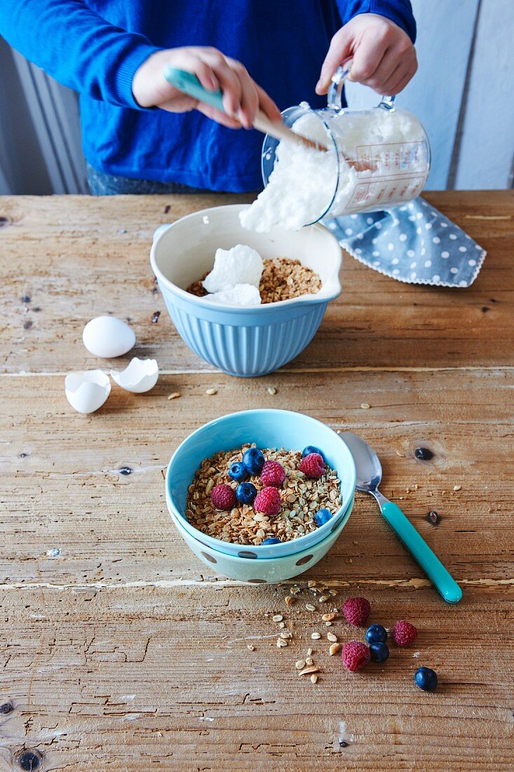 Crunchy almond muesli with egg whites