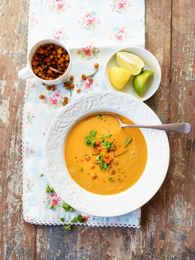Chickpea and lentil soup with lime