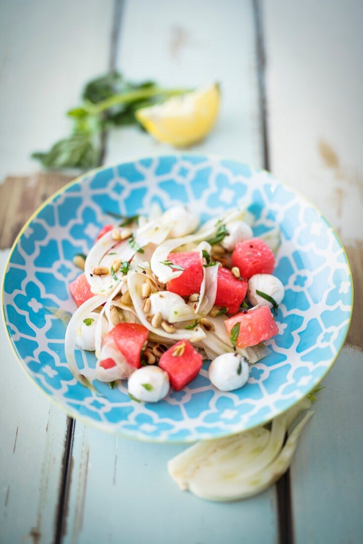 Fenchelsalat mit Wassermelone und Minimozzarella