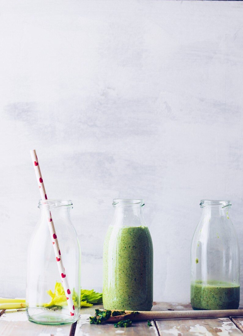 Mulberry and oat smoothie with hemp seeds and celery