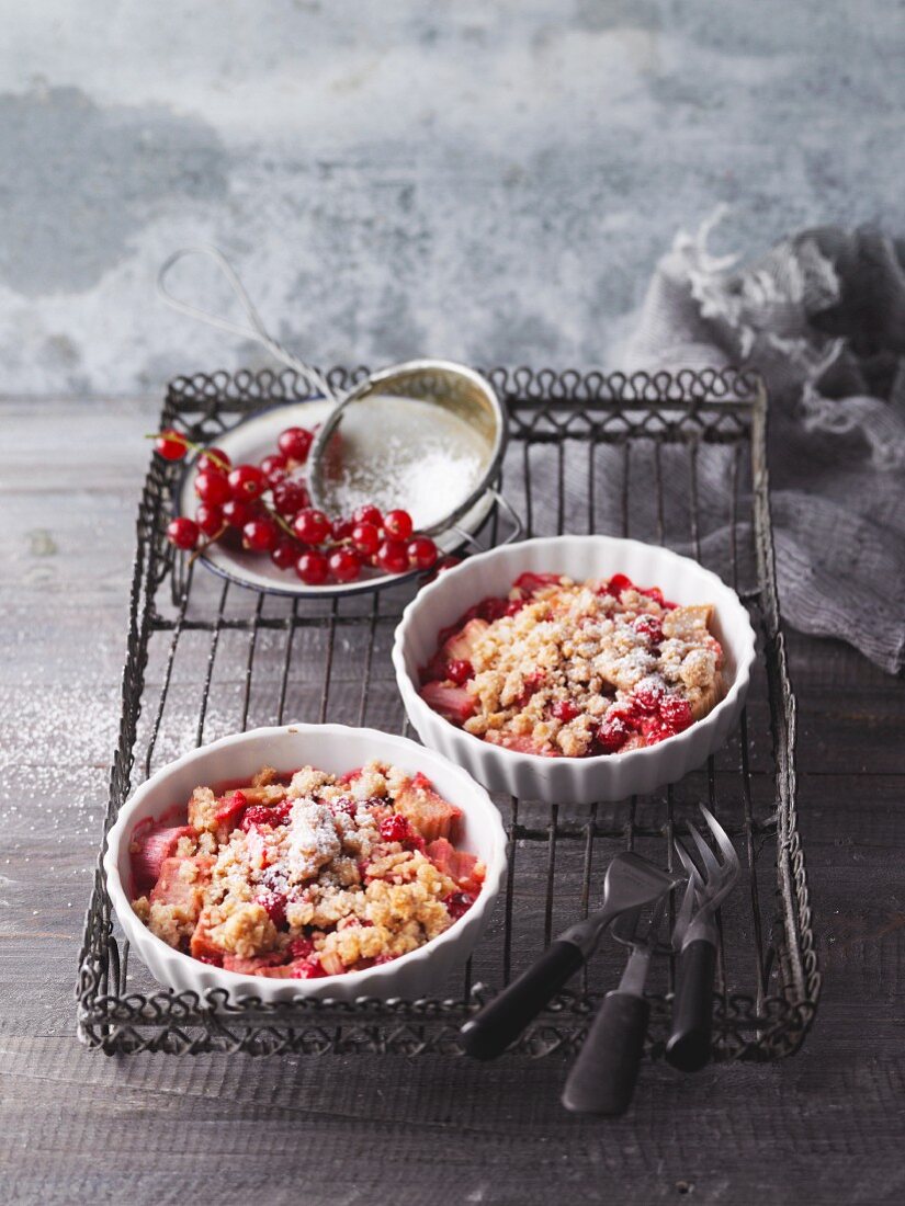 Rhubarb and redcurrant crumble