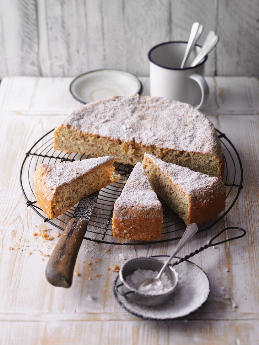 Saftiger Mandel-Zucchini-Kuchen