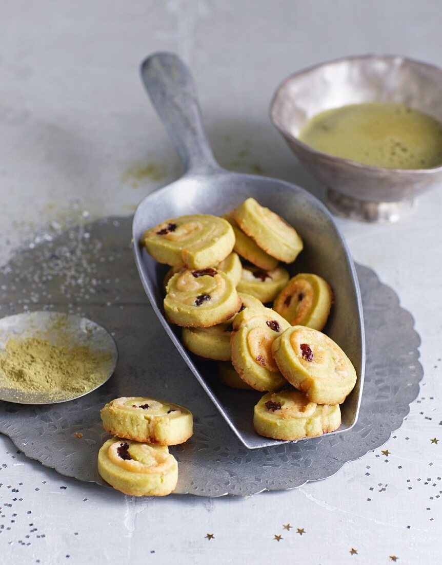 Heidelbeerschnecken mit Matcha-Tee