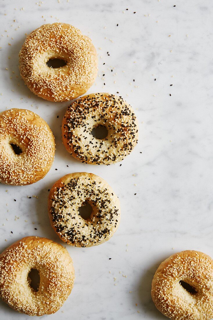 Bagels with black and white sesame seeds
