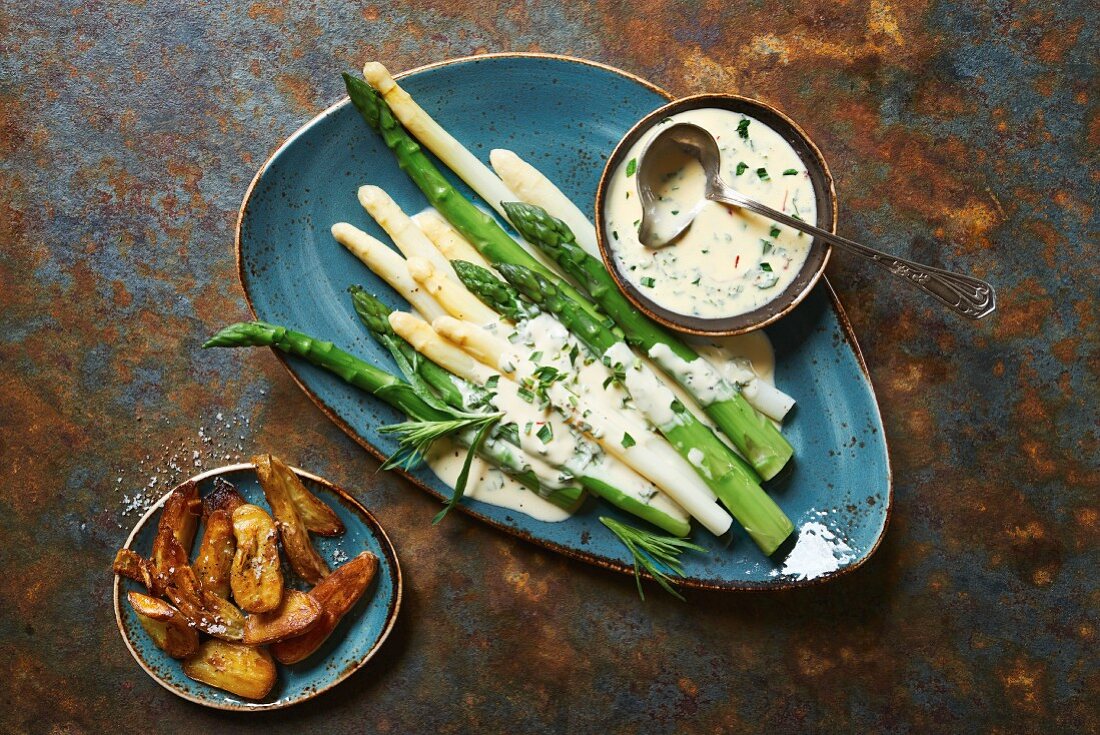 Spargel mit Estragon-Hollandaise